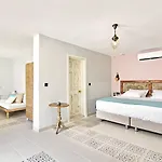 Fi Light Solto Boutique 4*